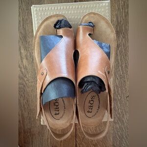 Taos Women's Tan Sandals 7-7.5